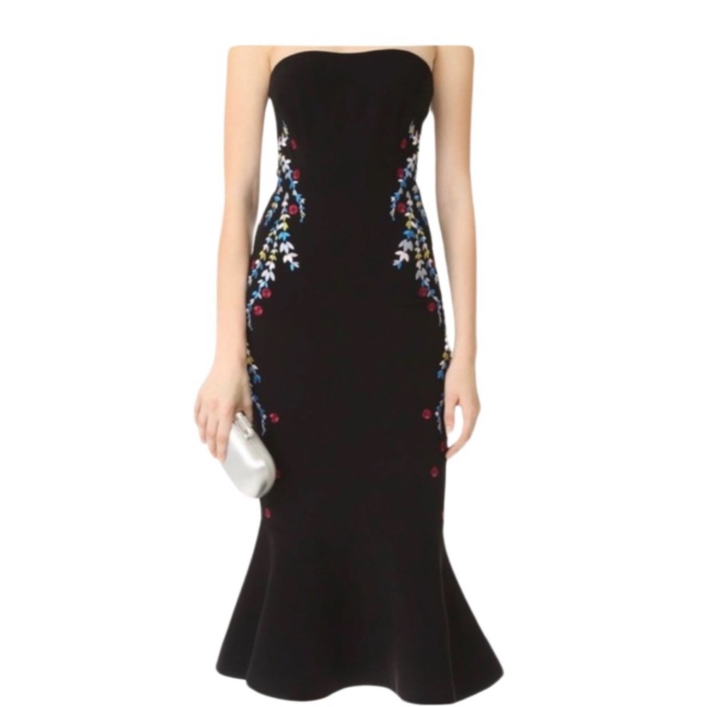 Elegant Black Strapless Dress with Floral Embroidery